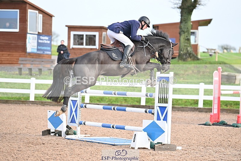 231209A-121727-01741 - Cls 12 Newcomers & 1.10m Open