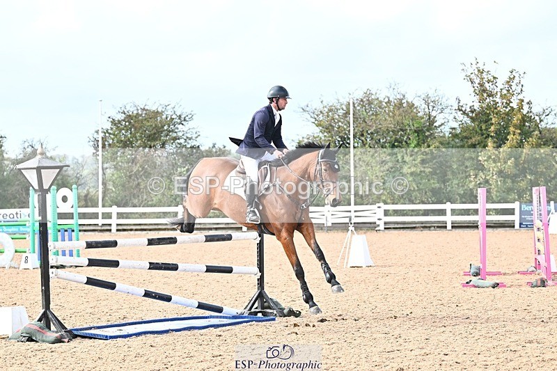 261014-125639-00523 - Cls  05 Snr Newcomers & 1.10m Open