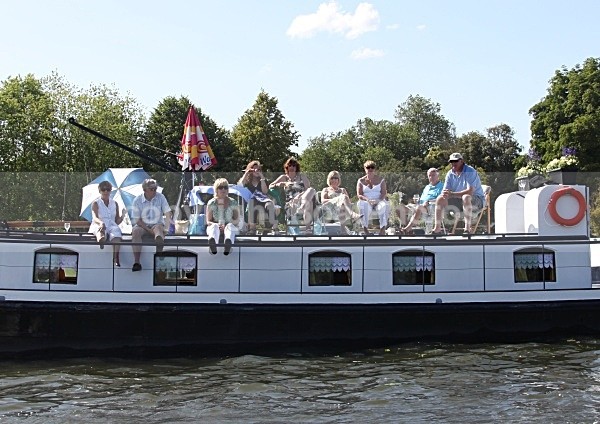 090703 PEOPLE ON BOAT IMG_7498 - HENLEY REGATTA FRIDAY 3rd JULY 2009
