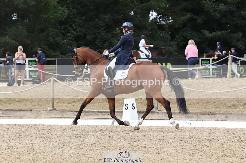 250809A-113804-02803 - 071-Abbie.NewburySeagry.Viceroy