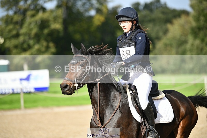 251004A-151823-01773 - Classes 8 & 9 70cm