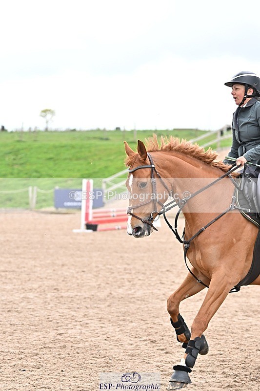 250414-101337-00031 - 70cm Round 1