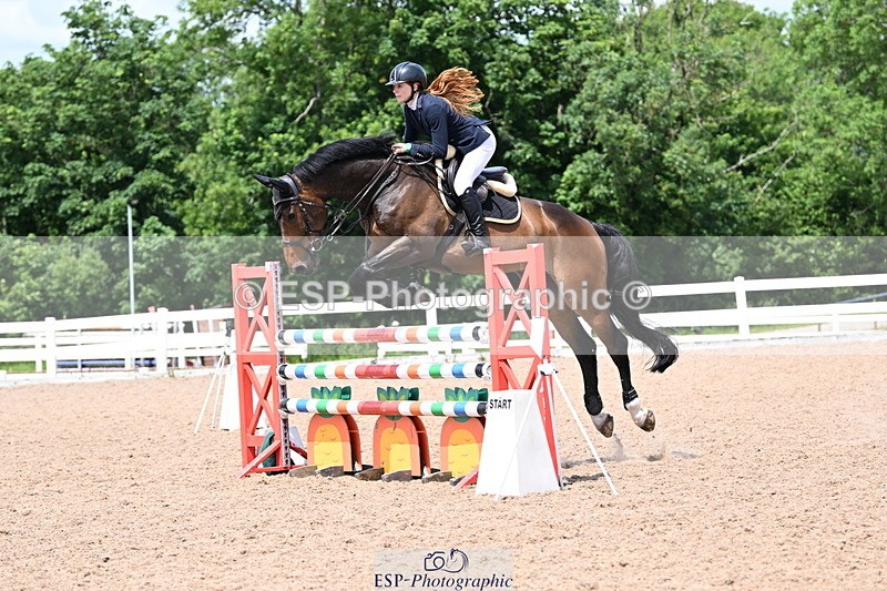 240619A-141112-00453 - Cls 4 Snr Newcomers and 1.10m Open