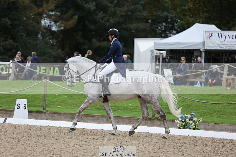 241024-110551-01734 - 135-Maddison.Peries-CHAMPAGNE.SILVER.NOVA