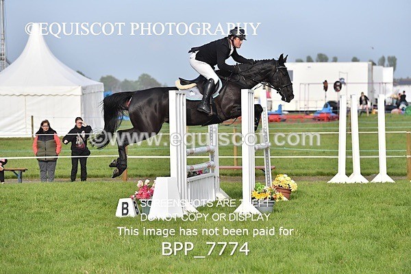 BPP_7774 - CLASS 6 Nisbets Fresh From The Farm & The Golf Inn 1.00m Amateur Championship