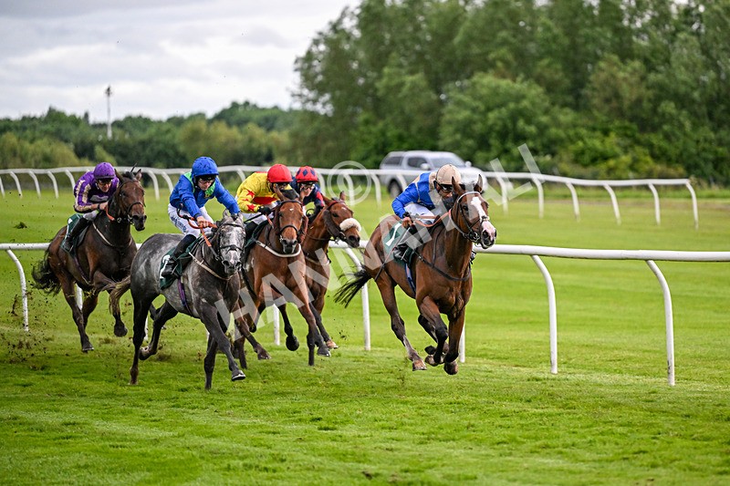 110626-Race 6-Uppercase-5408 - Race 6 20.59pm Racing Again 22nd June Handicap