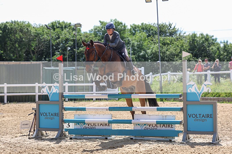 3E7A7417 - Class 8: Senior Newcomers/1.10m open