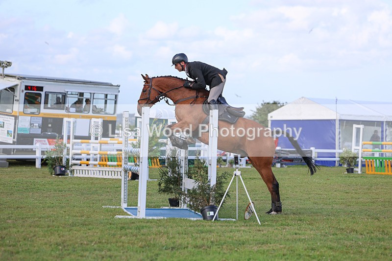 3E7A4793 - Class C1: Showjumping Senior Newcomers/1.10m open