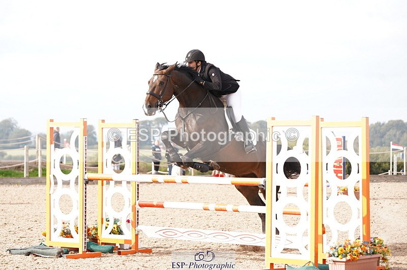 241004A-134500-00679 - Fri 03 Snr Newc & 1.10m Open