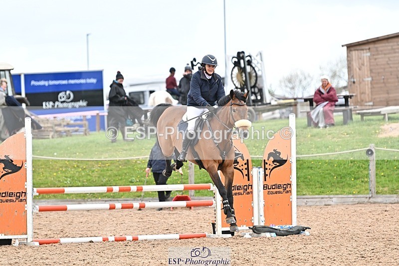 250414-111530-00404 - 90cm Round 1