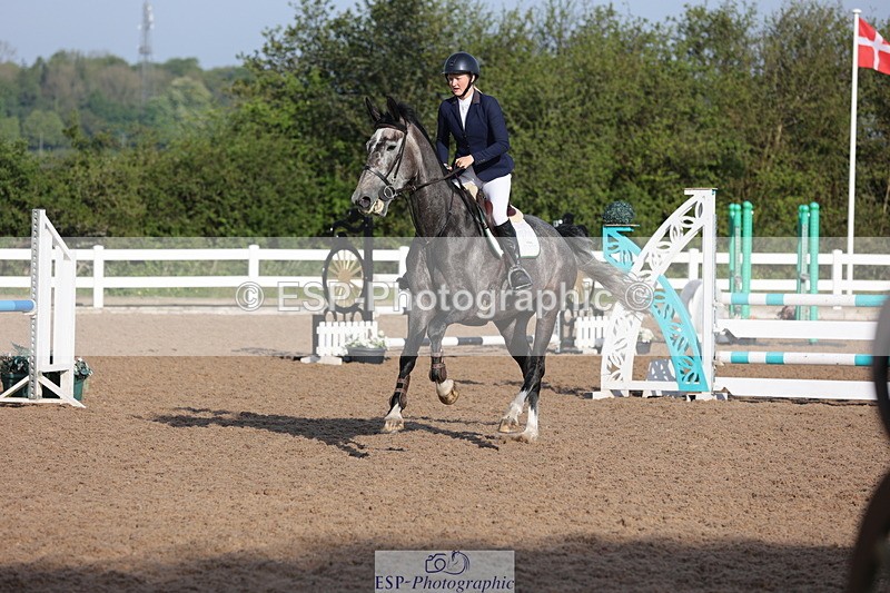 240510A-081246-04127 - Cls 13 British Novice and 90cm Open