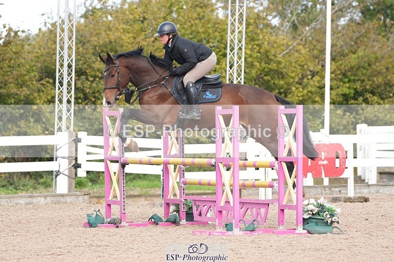 251005-101324-02486 - Cls 22 British Novice and 90cm