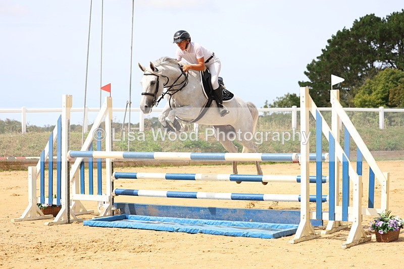 3E7A4108 - Class 7: Senior Newcomers/1.10m open