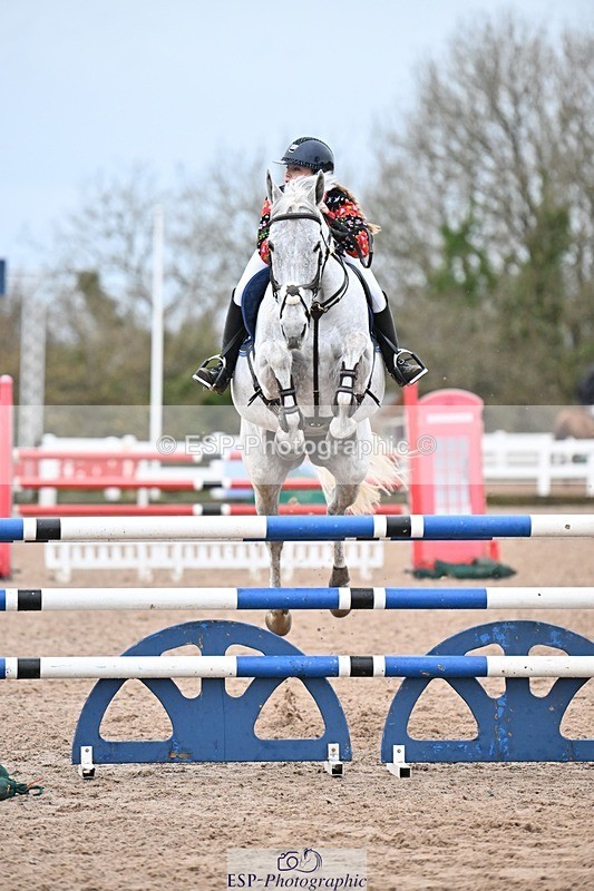 241206-141547-01069 - Cls 6 Foxhunter and 1.20m Open