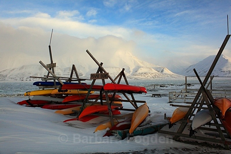 Longyearbyen 9535 - Winter in the daylight