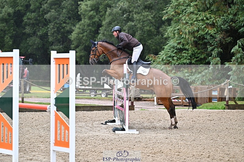 250831A-123711-10388 - Cls 42 Snr 1m Grand Prix