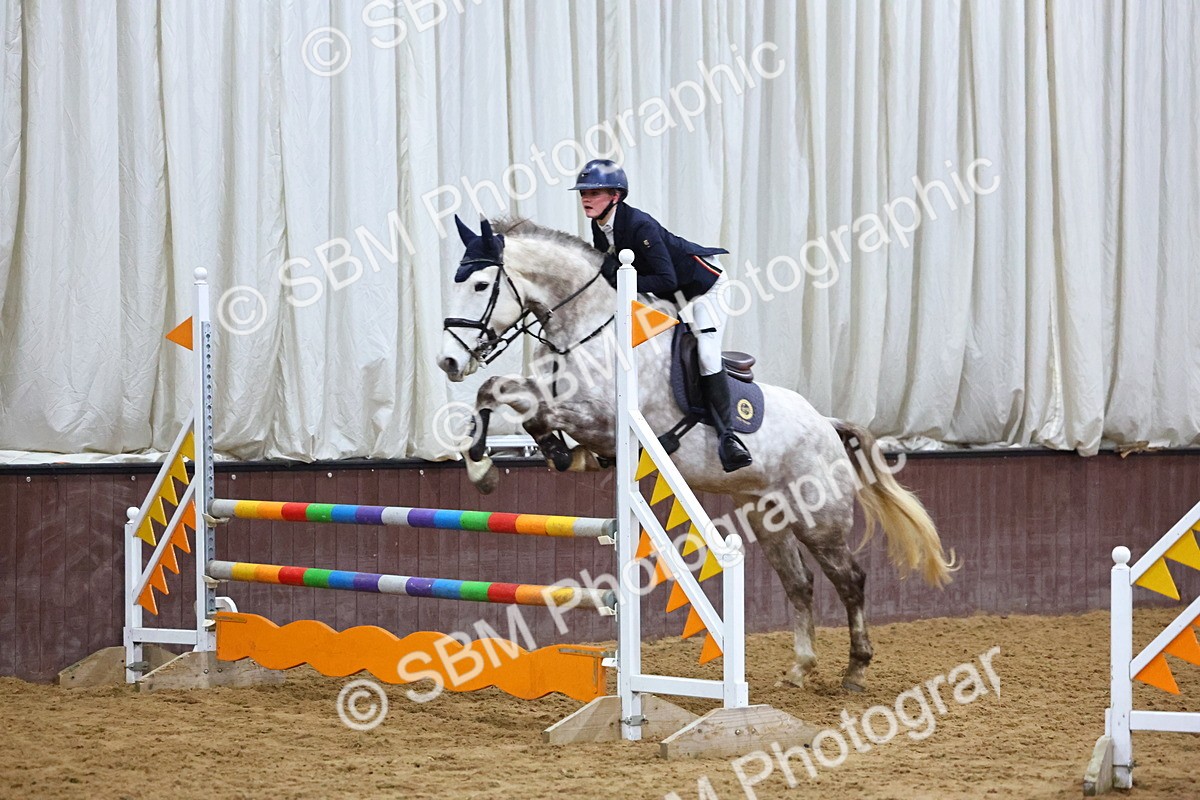SBM_002908 - Class 6 - Holly & Ivy Stakes - 90cm