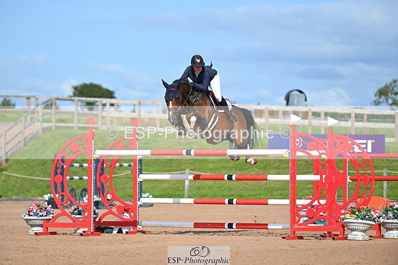 230721A-170108-07938 - Cls 10, 2 Star Big 1.45m Break to End