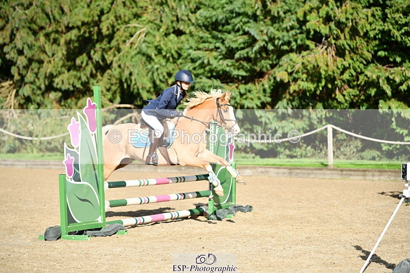 251004A-153212-01865 - Classes 8 & 9 70cm