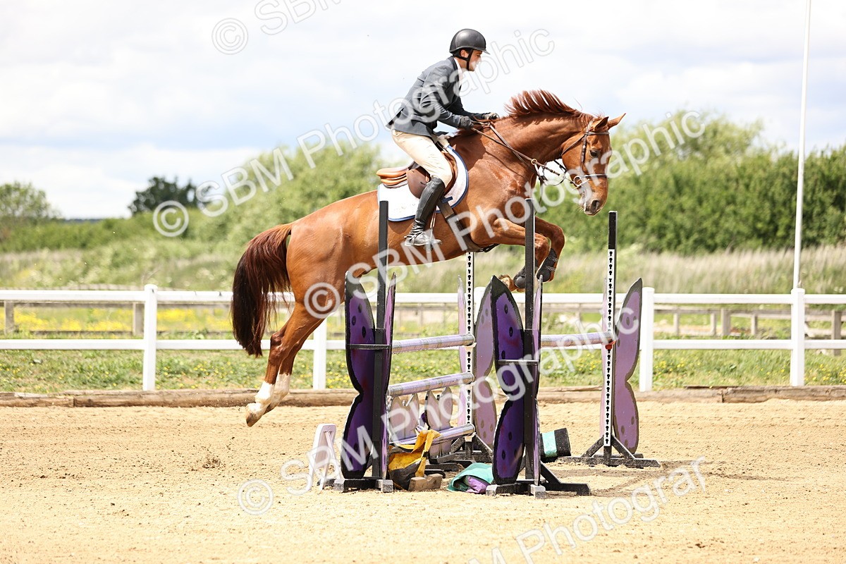 SBM_002961 - Class 11 - Senior Newcomers - 1.10m