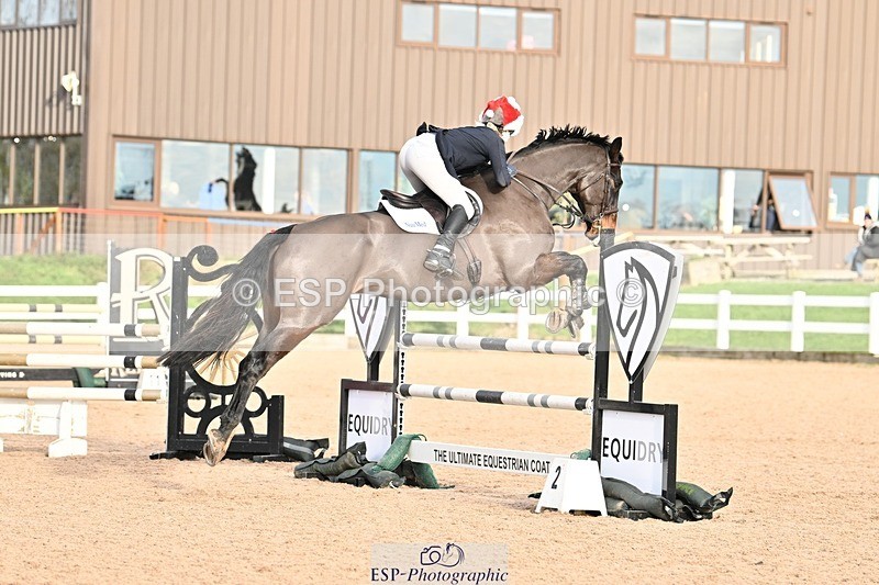 241208-131135-01710 - Cls 21 Newcomers and 1.10m Open