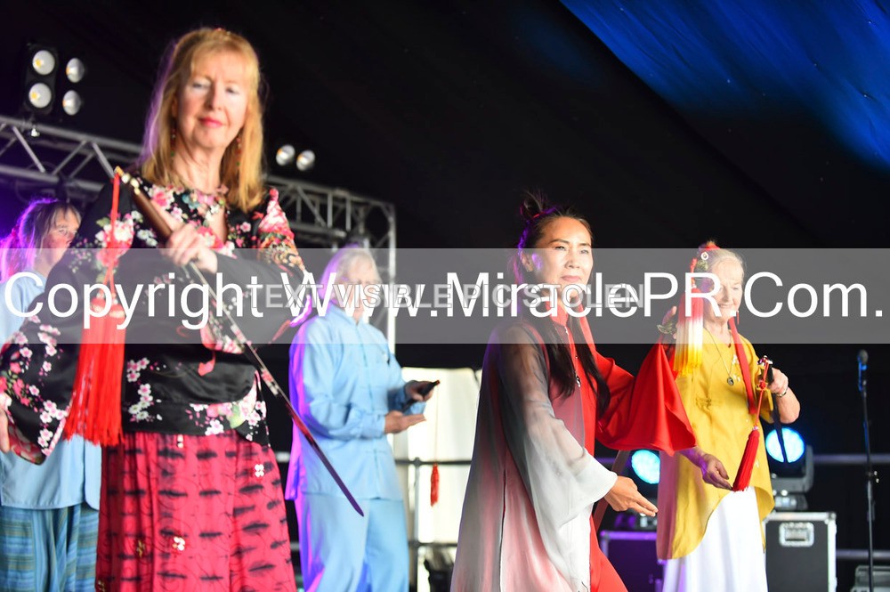 SH4_1565 - Tai Chi with Lisa Kay.