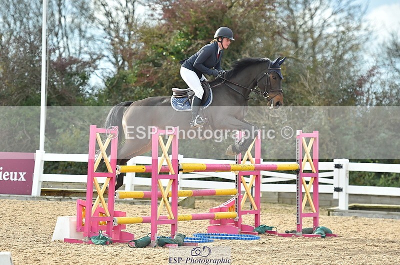 231111A-125520-01988 - Cls 12 Newcomers & 1.10m Open