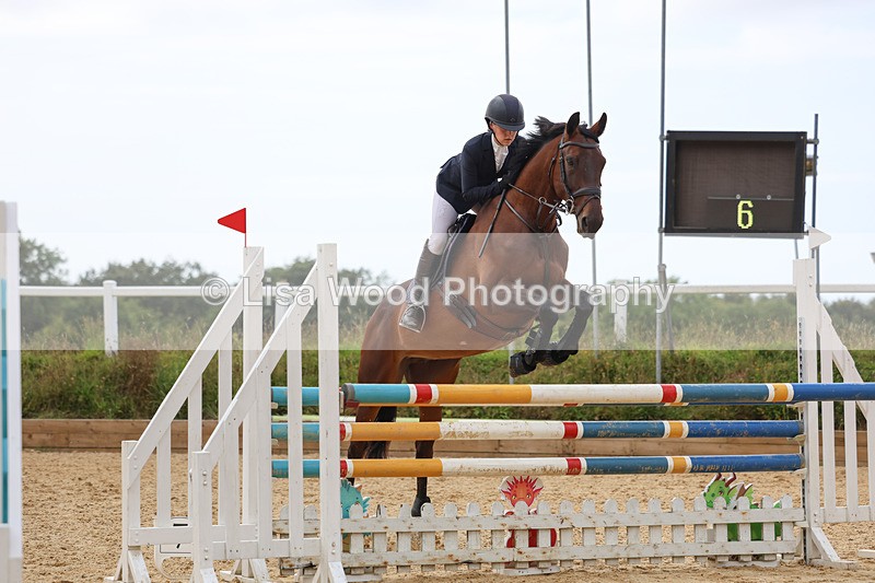 3E7A1694 - Class 13: Senior Newcomers/1.10m open