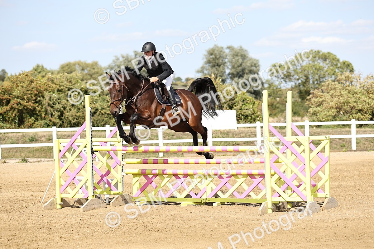 SBM_005165 - Class 6 = Senior Newcomers - 1.10m Open