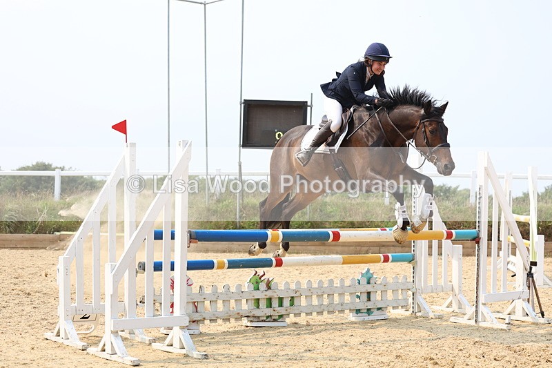 3E7A2456 - Class 8: Senior Newcomers/1.10m open