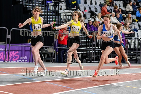 CombiMast25-914452 - Track Female Set One