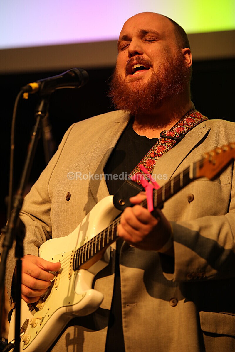 FOLK N BLUES-484 - FOLK and BLUES SEPT 2022