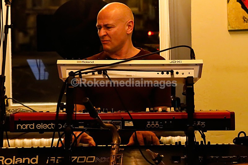 KC_080 - Kim Cypher Band