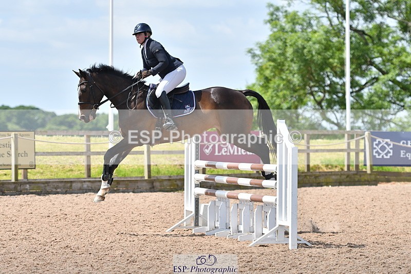 240609A-113040-04597 - Cls 17 Snr 1.05m Open