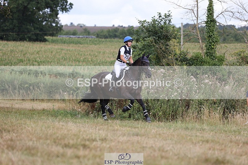 250802A-121549-03460 - B-075-Laura.Pritchard-SILKY