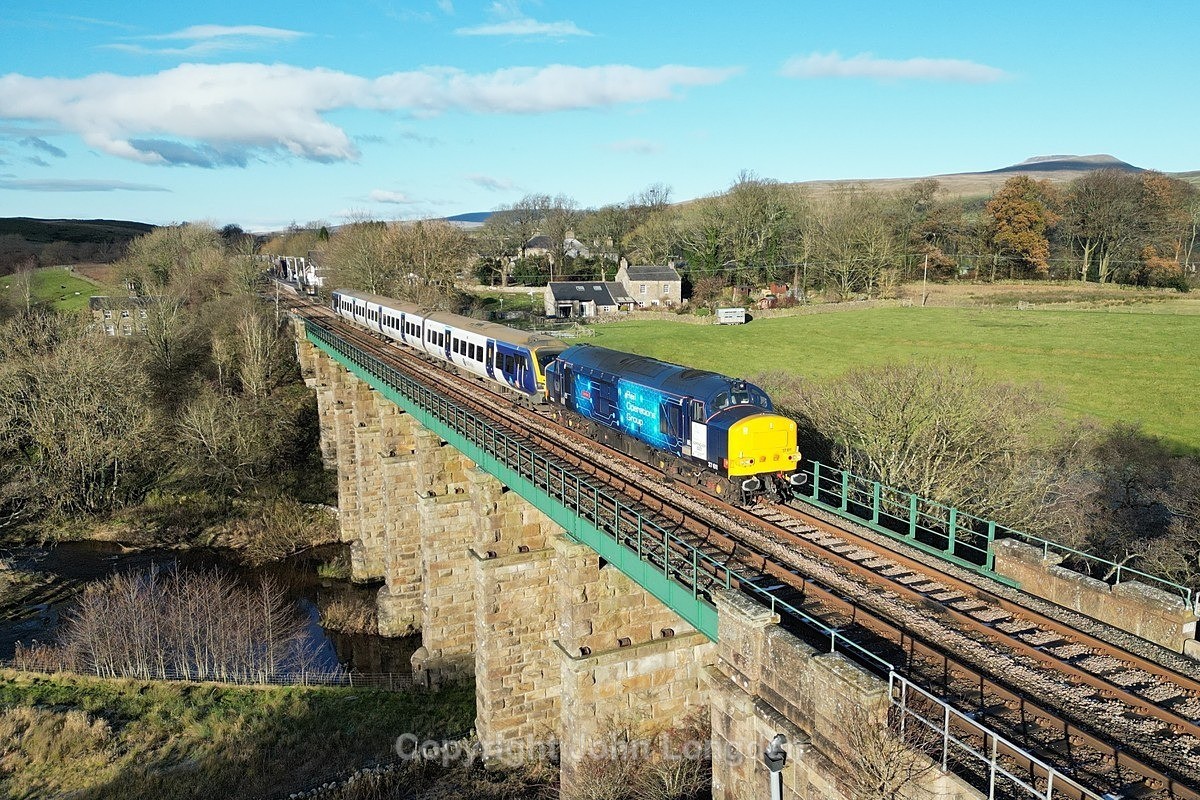 JL - 30.11.23 37611 & 331009  5Q17 Allerton - Skipton CS, Clapham - Little North Western (west to east)