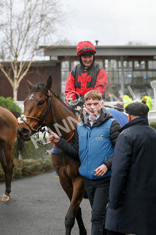 281223-Race 1-Trac-3049 - Race 1