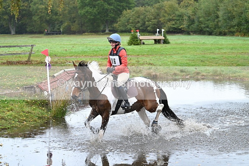 WJ7_3200 - Time 10:47 to 11:11 at the water