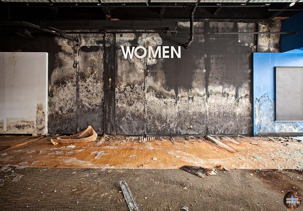 Randall Park Mall (North Randall, OH) | Women's Section - Randall Park Mall