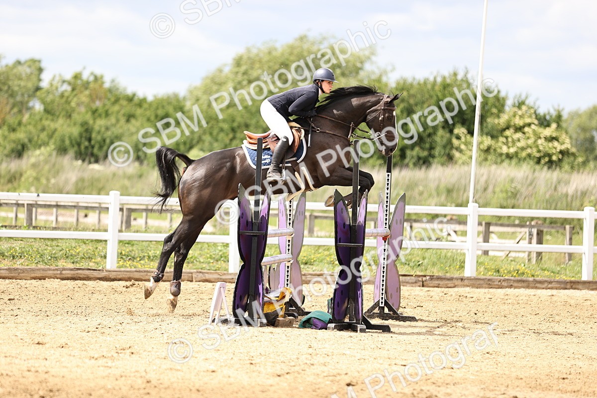 SBM_003399 - Class 11 - Senior Newcomers - 1.10m