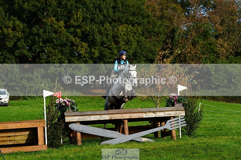 251025A-095706-16013 - D-329-Clementine.Montgomerie
