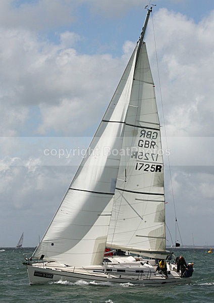 120630 LIBECCIO  GBR1725R WT7A3261 - ROUND THE ISLAND RACE - 30th June 2012