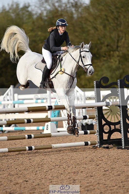 231015A-161102-09251 - Cls 27 1.10m Amateur Q 2nd R