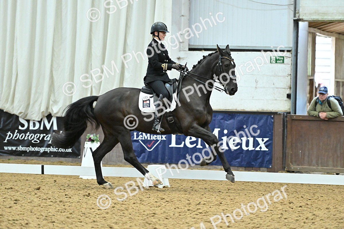 SBM_007824 - Class 84 - Advanced Medium 5