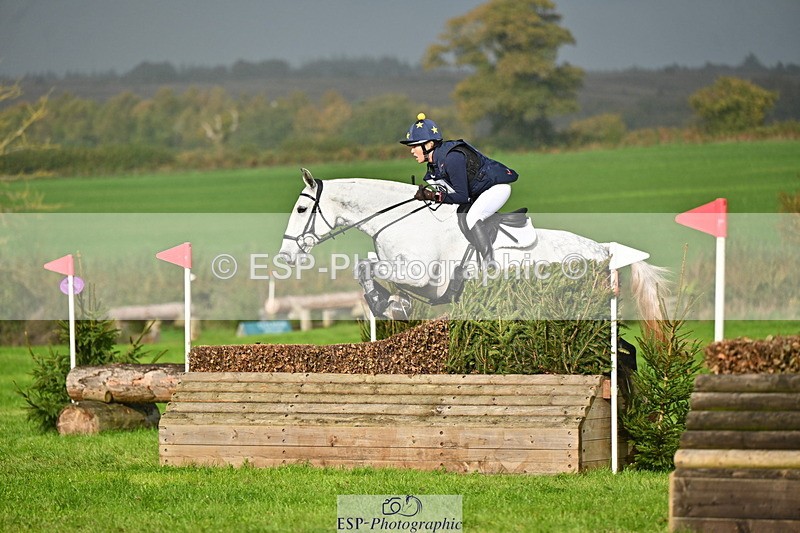 251025A-114757-18904 - F-401-Helen.Hickson