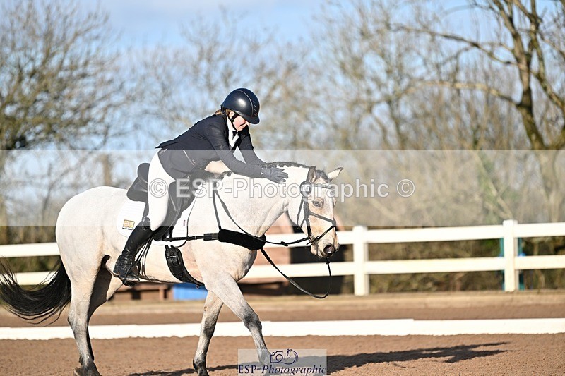 241214-104244-01204 - 146-CHLOE.DUNN-Towerhill.Shamie