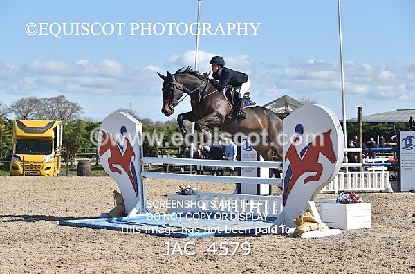 JAC_4579 - CLASS 11 SAT Andrew Hamilton Coach, RHS Foxhunter Championship Qualifier