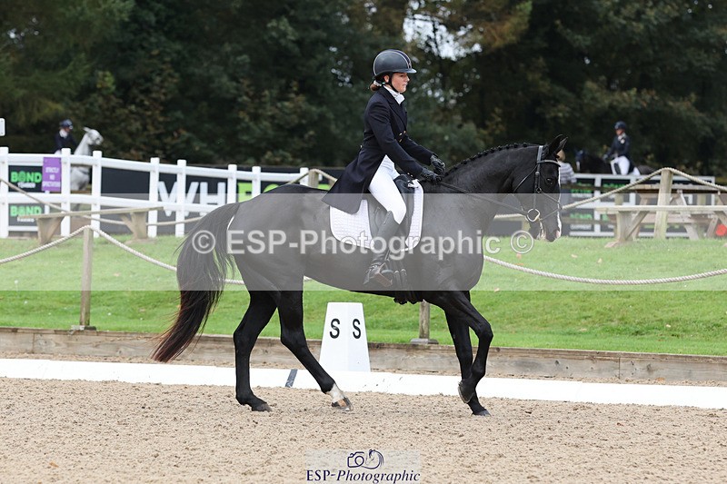 241024-094200-01142 - 128-Lottie.Turnell-TRICKLE