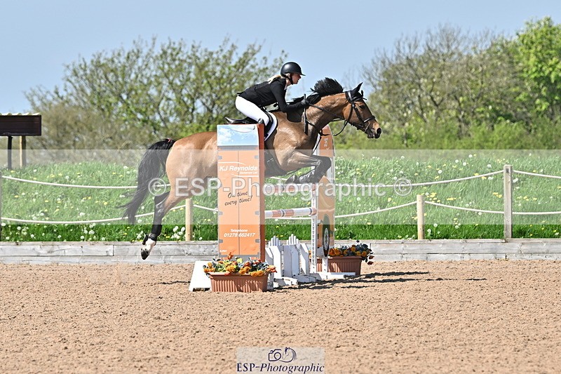 240509A-113840-01246 - Cls 9 Snr 1.20m Open