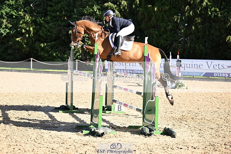 251024A-125232-10499 - C-240-Issy.Hollidge